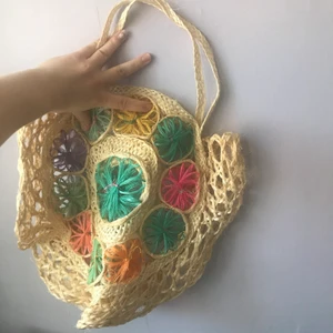 Strandväska - Så himla fin strandväska som passar perfekt nu till sommaren!🦋 hör av er vid frågor och pris kan som vanligt diskuteras💕 Frakt på 45kr tillkommer