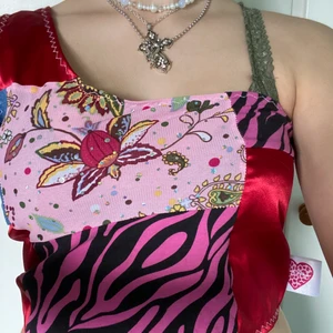 Sommar patchwork topp - Super fin sommar top från Love, luna                                         Passar bäst en M.                                                                          Köparen betalar för frakten 🌸