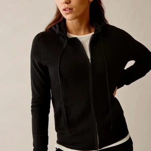 Soft goat zip hoodie - Säljer min soft goat hoodie, som tyvärr inte kommer till användning! Jätte fint skick, inte nopprig. Nypris 2095kr 