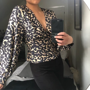 Topp/blus boohoo - Aldrig använd! Strl 38