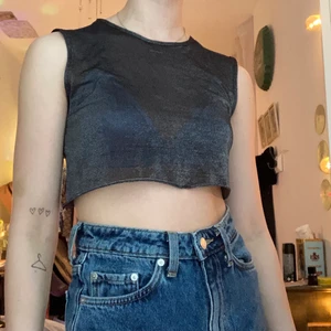 Glittrig topp - Kroppad glittertopp 