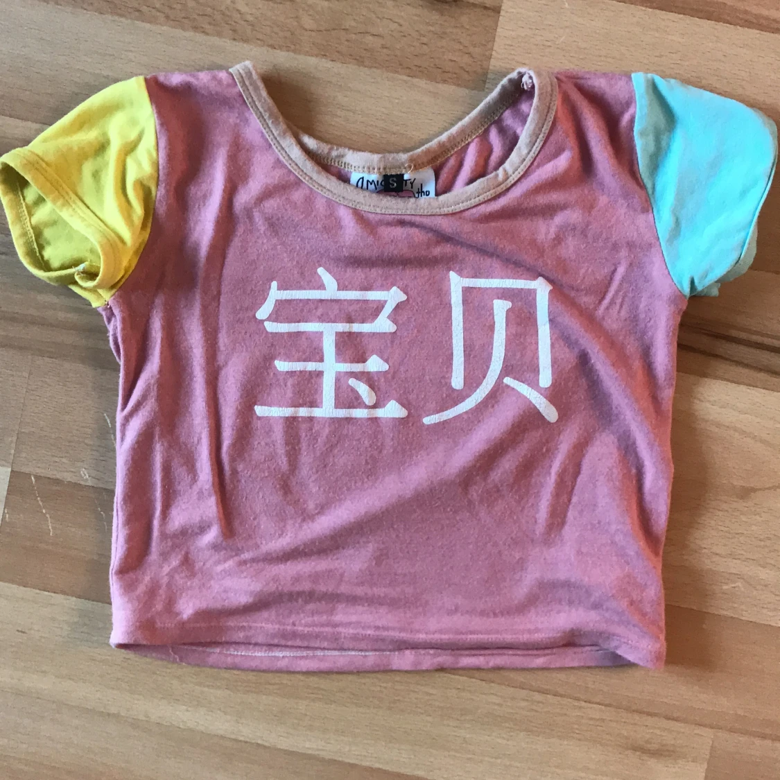 Färgglad crop top från O-Mighty Fashion i stl. S - 90