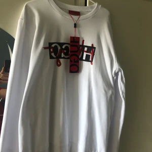 Äkta Hugo Boss tröja - Prislappen kvar -Unisex