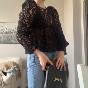Zara fest-top 🖤 - Så otroligt fin blus/fest top från zara i storlek S 🤍