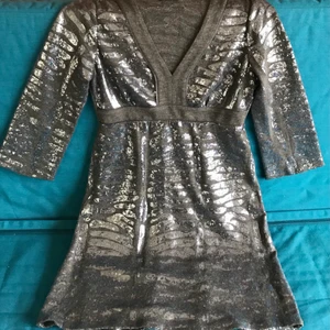 Fest klänning  - Fest klänning i nyskick, mer detaljer kommer när du skriver till mig.🙂