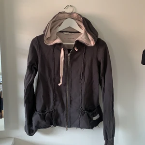 ODD MOLLY KOFTA  - Supersöt odd Molly kofta som är sparsamt använd fåtal gånger, storlek 1 så passar XS -S, säljs för 100kr exklusive frakt🥰