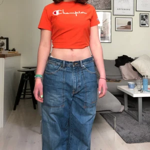 Champion t-shirt - Supersnygg champion t-shirt, superfint skick✨ passar många olika stilar! En sådan går ej att hitta någon annan stans