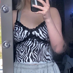 Zebra linne - Säljer detta populära zebra linne, endast testat ✨