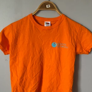 Topp - Fin orange topp jag köpte second hand. barnstorlek men passar xs/s