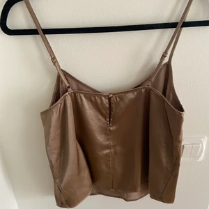 Satintopp från HM - Oanvänd topp 