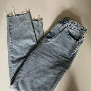 Säljer mina snygga jeans från zara pga att dom inte kommer till användning tyvärr. Använda få gånger så i bra skick! Skriv privat för mer bilder eller frågor 💕