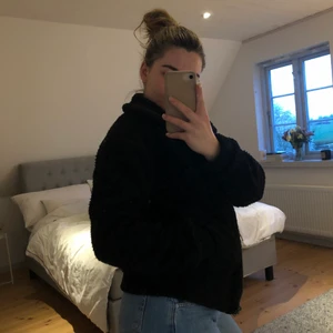 Svart Teddy jacka - Svart Teddy jacka, oversized, köpare står för frakt🌸