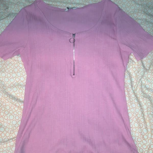  t-shirt  - Använd 1 gång inget fel på den. 