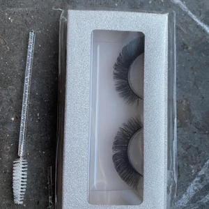 Ögonfransar med borste  - Fransar som ser ut som fransförlängning, jätte fina! Borste ingår 