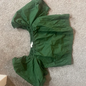 Grön topp - Söt topp från H&M säljer för att den blivit för liten💕