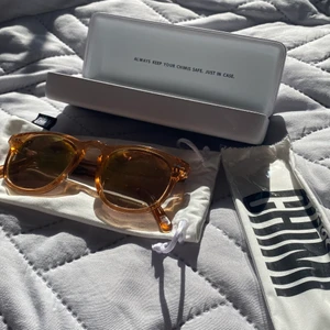 Chimi 001 preach  - Chimi eyewear #001 preach. 2018 modell. Finns inte längre att köpa på hemsidan. Nypris, 1200kr. Ytterst små repor finns på glaset som man kan se om man kollar väldigt noga men inget som syns när dom används. Hör av dig för bättre bild när dom sitter på isåfall