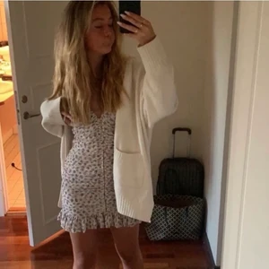 Zara klänning - Fin klänning från zara! (första bilden är lånad)