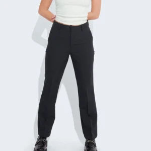 Kostym byxor från bikbok  - Aldrig använda, säljer då dom var för små för mig. mer info vid intresse 