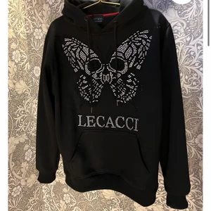 Lecacci hoddie  - Köpte precis men var lite för liten för mig, är 192 och väger 85. Oanvänd och slutsåld på deras hemsida. 
