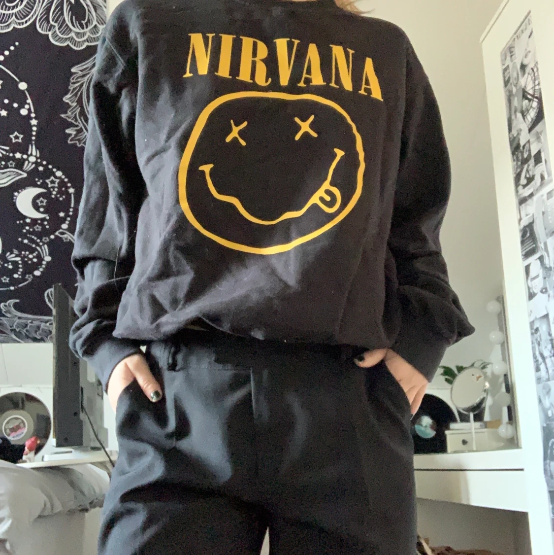en nirvana sweatshirt 