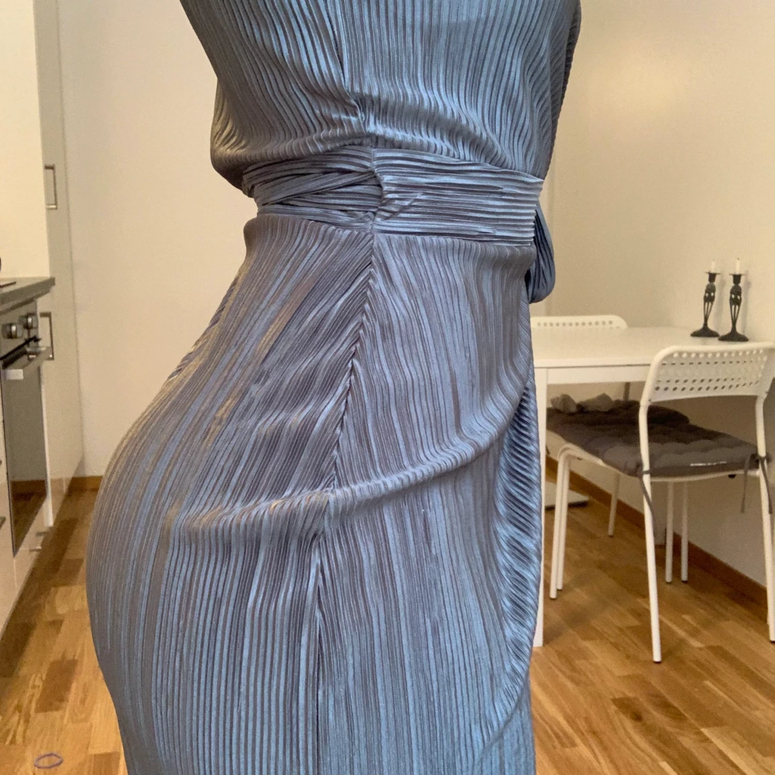 PLISSE WRAP DRESS NLY