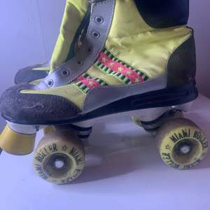 Kids Vintage used rollerskates. 1980s style. Size 32. Worn but could be restored. 
