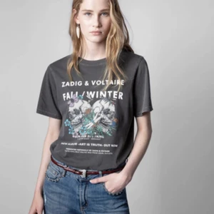 Zadig & Voltaire tröja💕💕 - Säljer min snygga tröja från Zadig då den inte kommer till så stor användning, använd Max 2 gånger.💕 köpt för 950