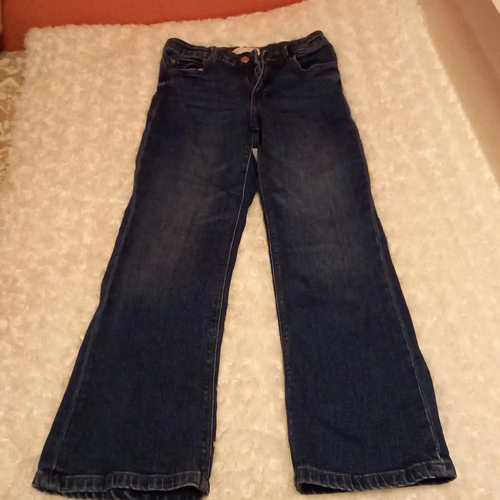 Jeans, 10 yrs old, size 140, Made in pakistan köparen står för frakt 66 kr säljer för jag vuxit ur dem använda 4-5 ggr pris kan diskuteras . Jeans & Byxor.
