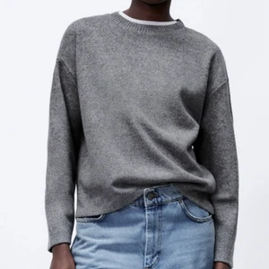 Zara - Helt ny topp från zara! Superfin men passade inte mig! Finns en i S och en i M! Köp direkt för 400