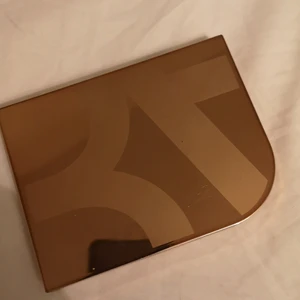 Kicks märke  - Contour kit medium, använt några gånger men är för mörk för mig så säljs. 350 har den kostat 