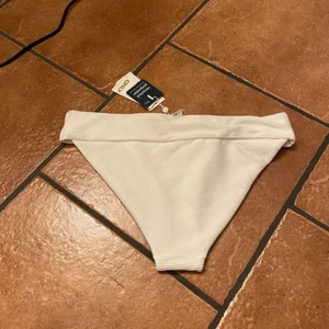 Bikini underdel - Helt oanvänd lapp kvar