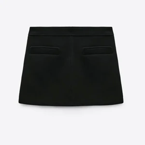 Söker - Söker en minikjolen i svart från zara i xs, s (helst xs)! Skriv om du säljer!! En annan modell funkar också