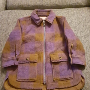 Barn jacka  - Barn jacka från Åhléns storlek 86 aldrig använd 