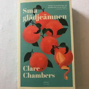 Säljer den här boken eftersom jag inte hinner läsa den och jag behöver pengarna. Boken är på svenska och den heter ”små glädjeämnen”. Skriv om du är intresserad! :)  Frakt blir ungefär 26kr! 