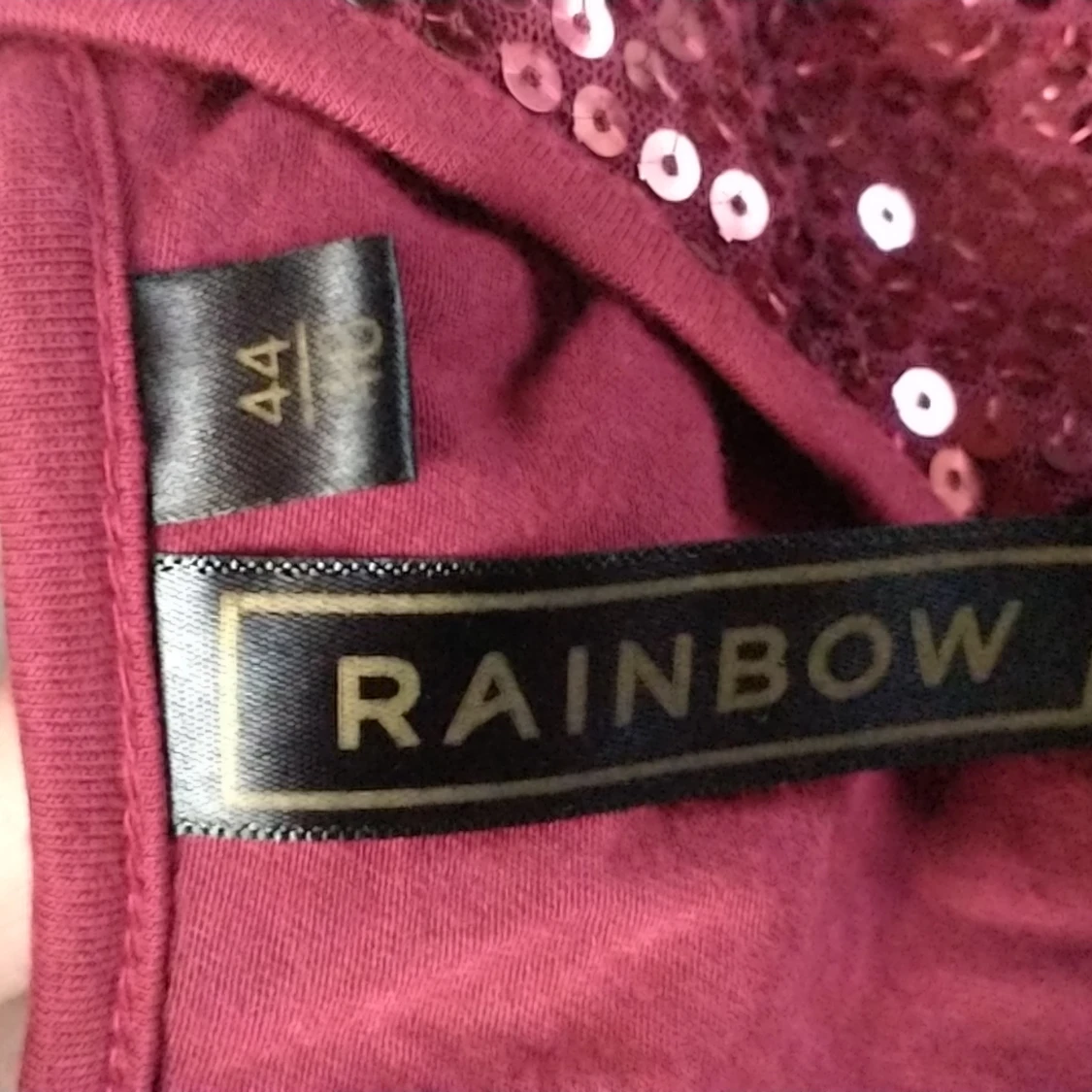 Vinröd tröja med paljetter - 91