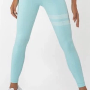 SÖKER - Söker dessa byxorna i storlek S eller XS