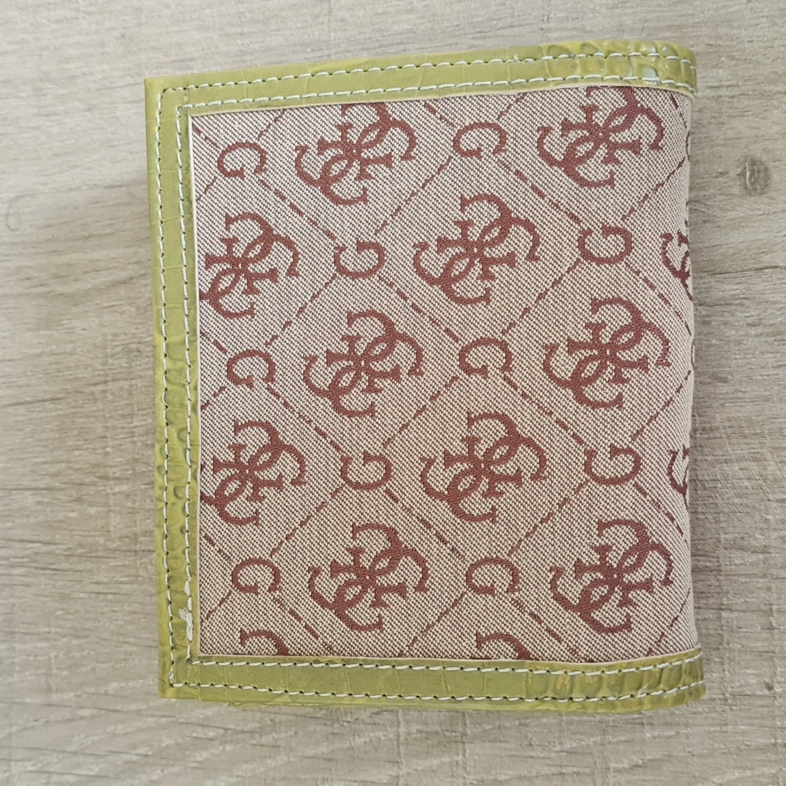 Guess plånbok  - 90