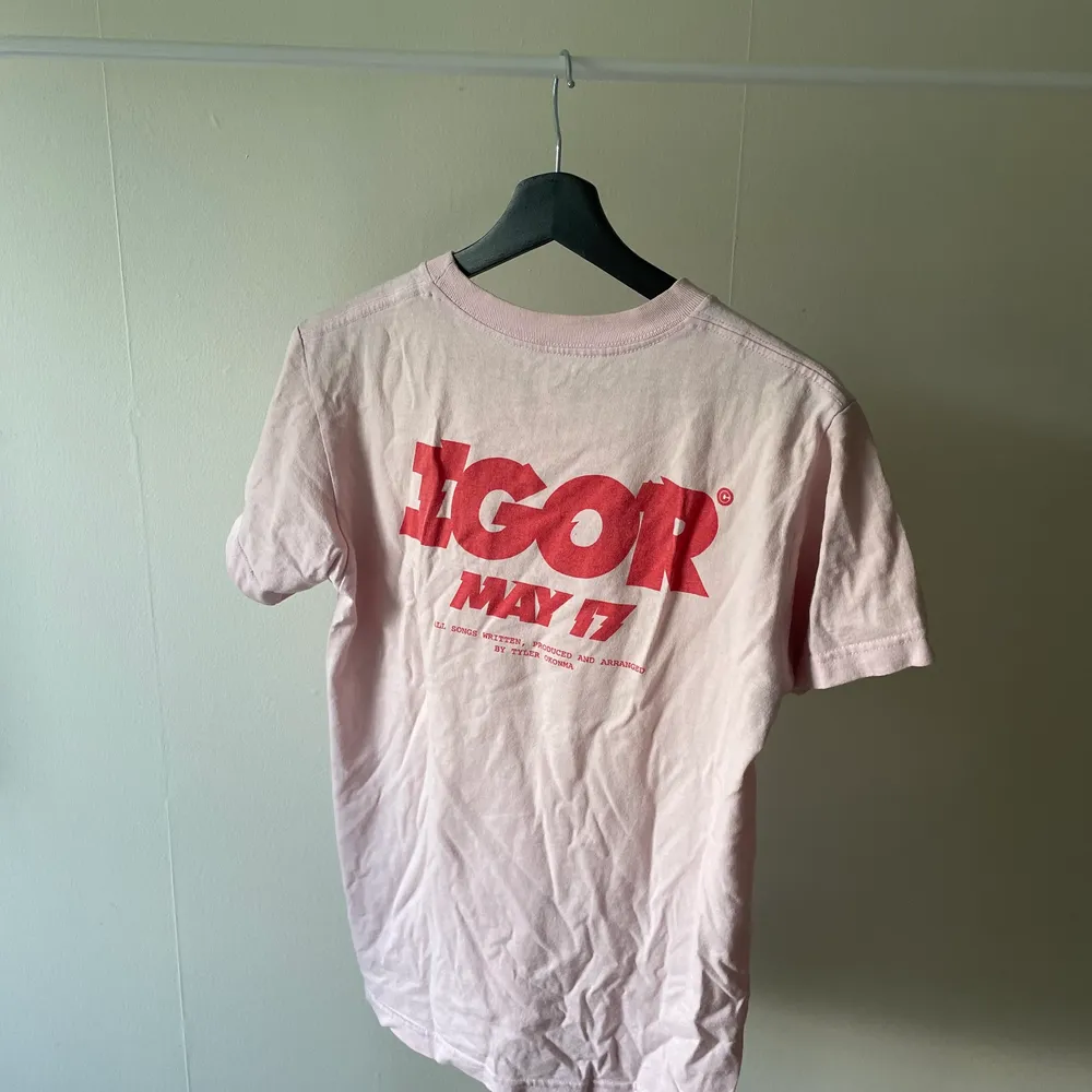 T-shorts från GolfWang, ett tryck från albumet Igor. Frakt fastlås efter bestämmelse, köpare står för frakt.. T-shirts.