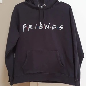 Hoddie - Snygg Friends tröja, fint skick. Strl M men ner som en S strl.