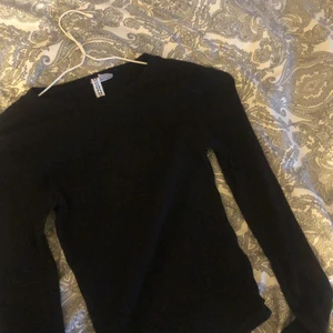 Topp - Top från H&M, aldrig använd. Ny i skicket. Köparen står för frakten💖