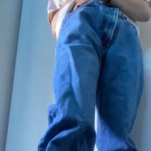 Boyfriend jeans, (usa storlek 36), ganska bra skick, oversized jeans, om du vill ha bättre bilder, skriv på dm💕 går att shippa men det står köparen för💕
