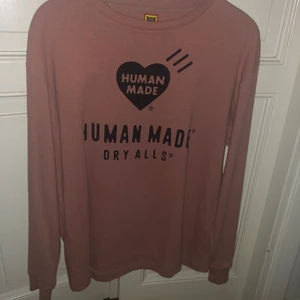 Human made longsleeve  - Köpt på caliroots använd 3 ggr