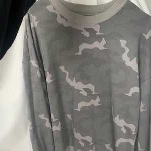 Cool uniq sweatshirt  - Går inte att hitta en liknande🔥