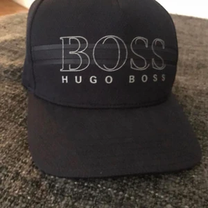 Hugoboss keps  - Den är i nyskick 