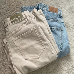 Byxor till salu  - Två par byxor båda är i storlek xs 300 kr för båda!