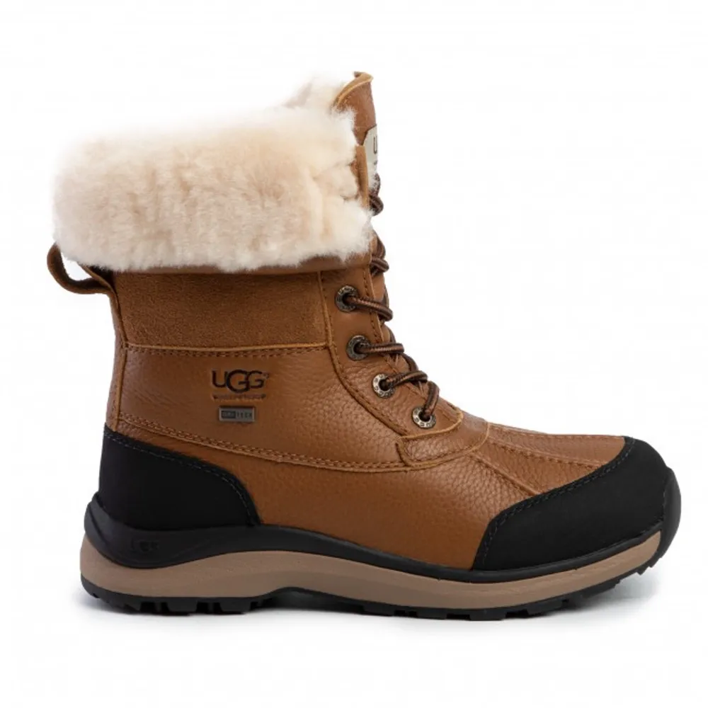 söker Ugg Adirondack ska passa någon som normalt har strl 40-41. Skor.