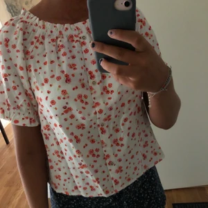 Blus - Blus från zara barn. Storlek 12-14. Fint skick. Aldrig använd💕