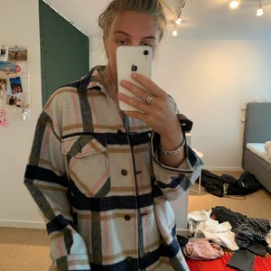 Jacka  - Jätte fin skjort jacka från Zara, nyskick