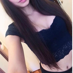 Spetstop - Spetstop från Abercrombie & Fitch i navy. Endast använd vid ett tillfälle! Köparen står för eventuell frakt💕