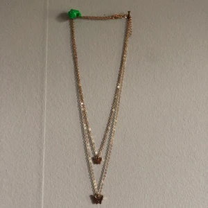 Guld halsband - Ett guld-dubbelhalsband köpte det får npn månad sen men har inte fått någon användning av den. Inga repor som syns. 